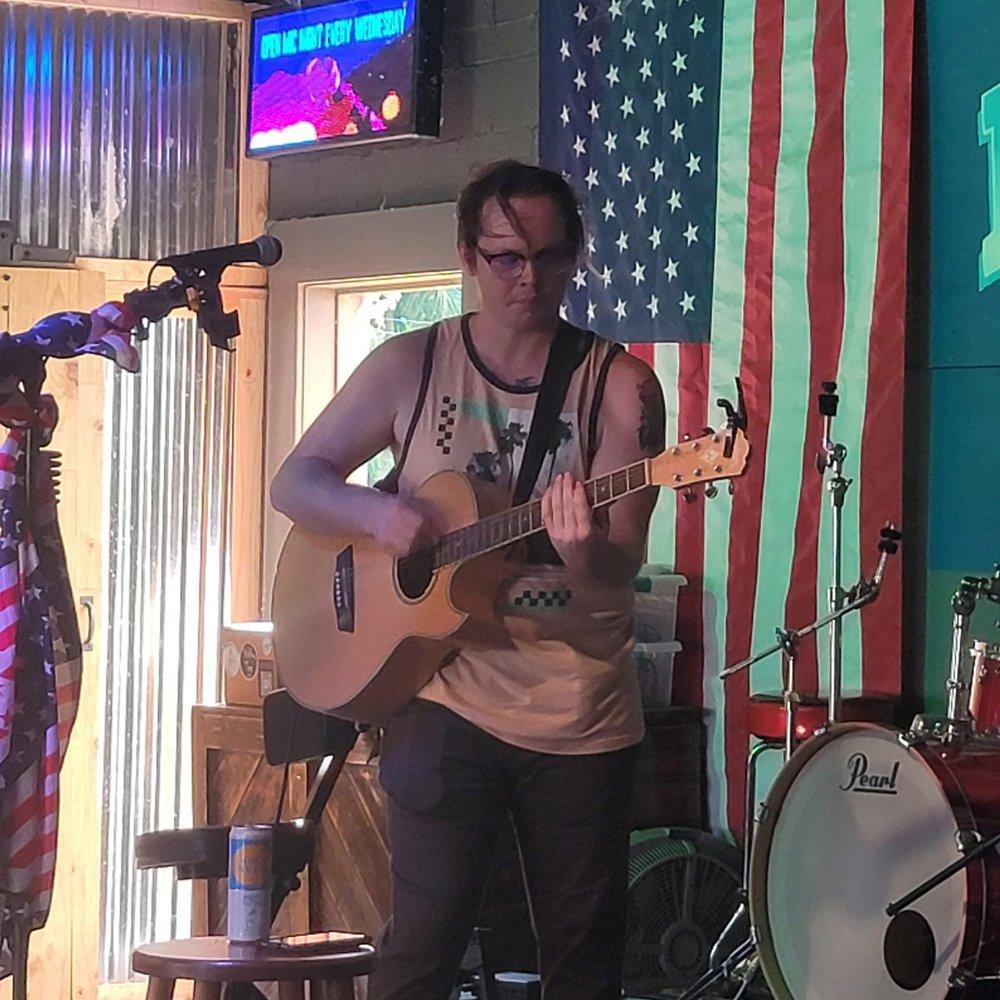 Open Mic w/ Tommy Cooper