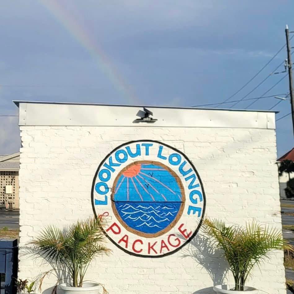 Lookout Lounge & Package