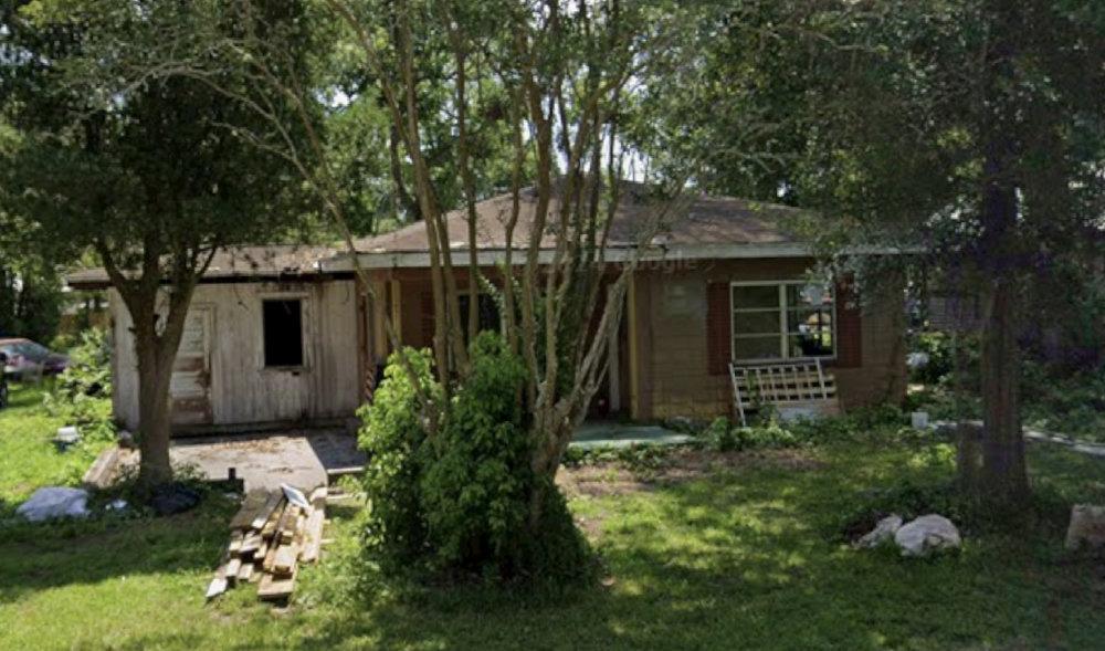 Porch 9 - 112 11th St