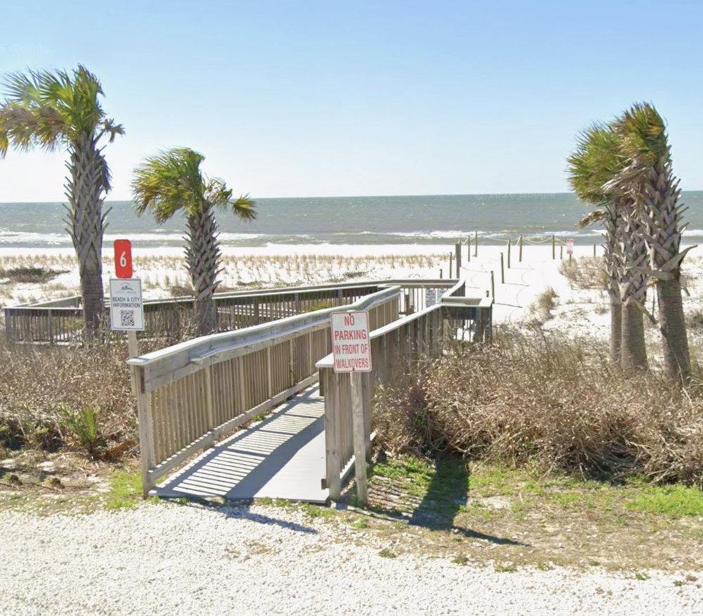 6th St- Beach Access Point