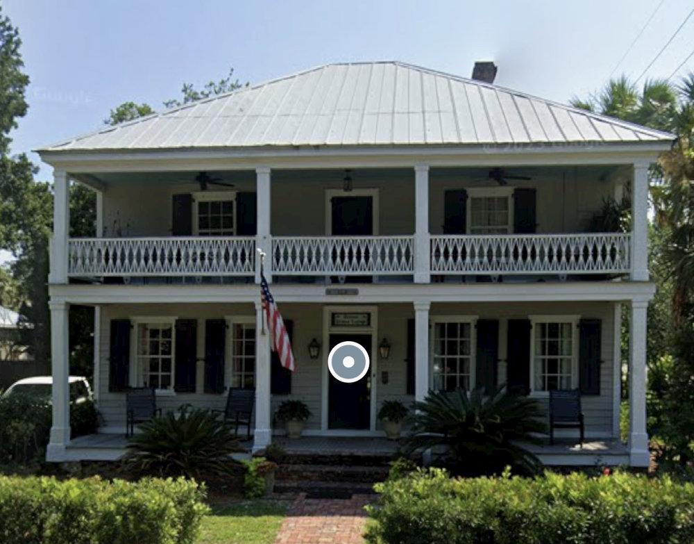 Porch 14 - 128 4th St